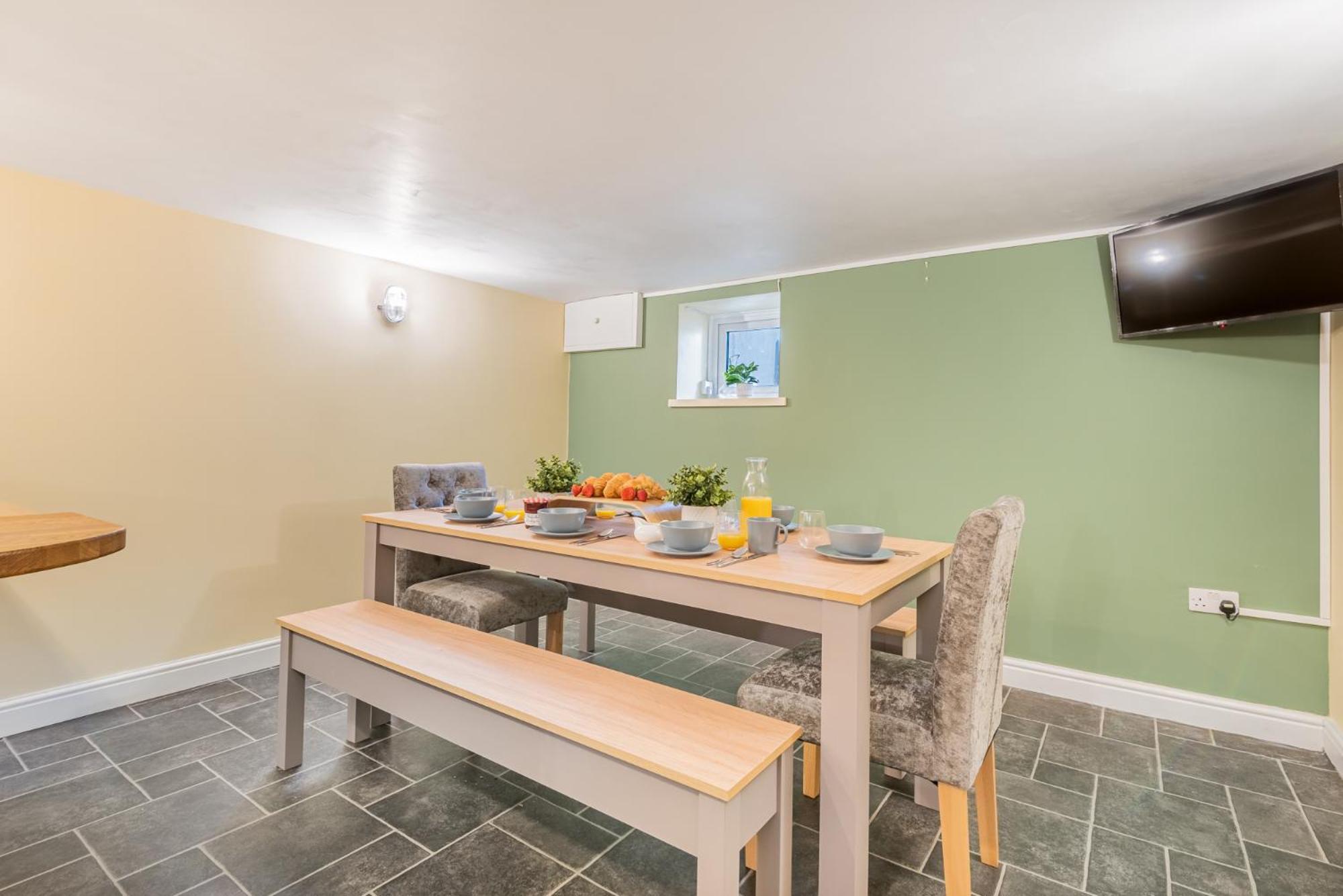 Lakeland - Sleeps 6 * Bowness-on-Windermere