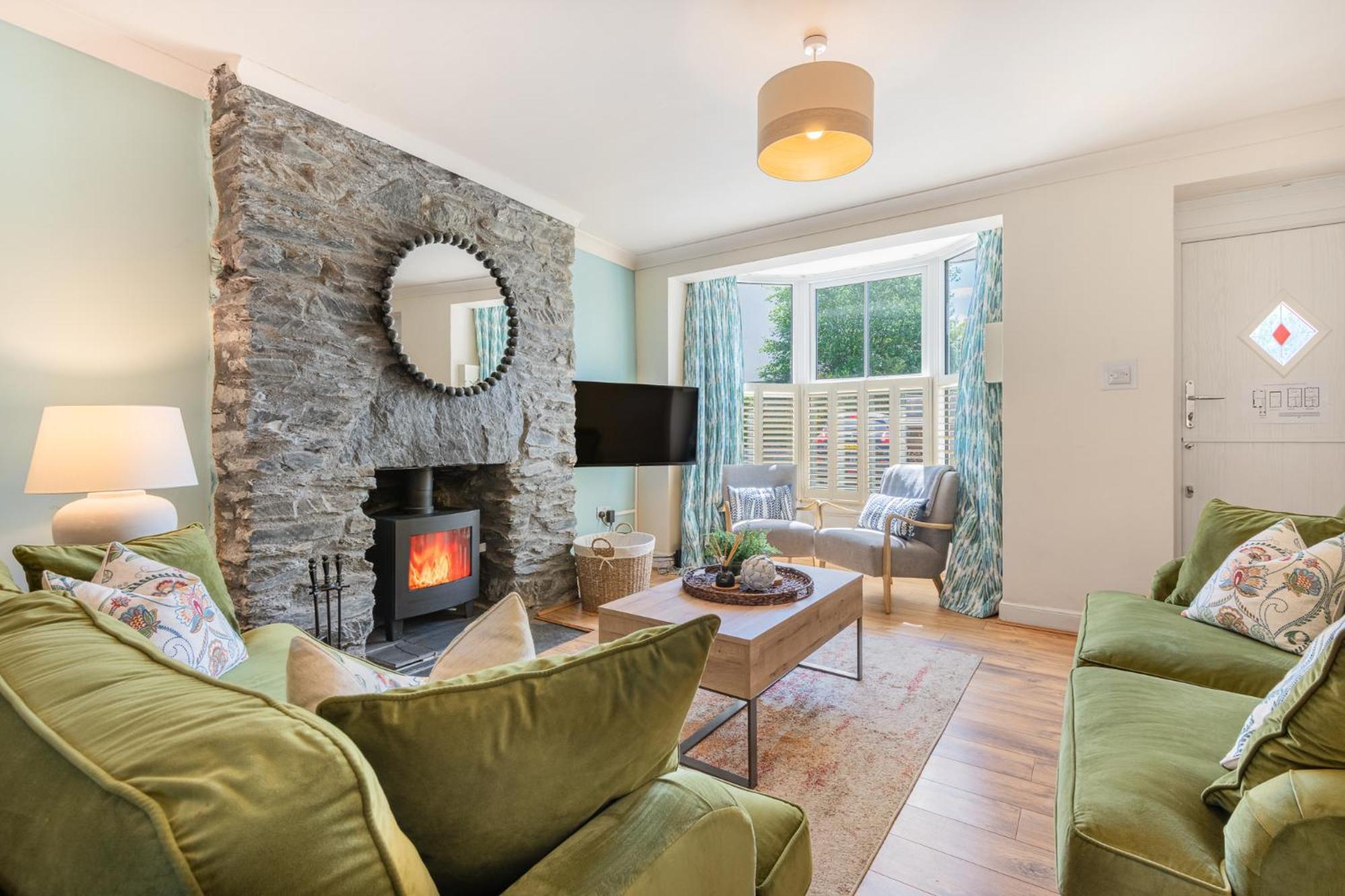 Lakeland - Sleeps 6 *